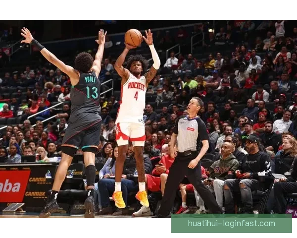 杰伦-格林谈得分方式多样化与球迷互动提升进攻效率